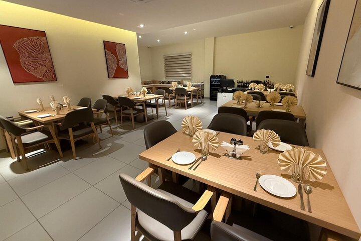 Dining 16 of 16