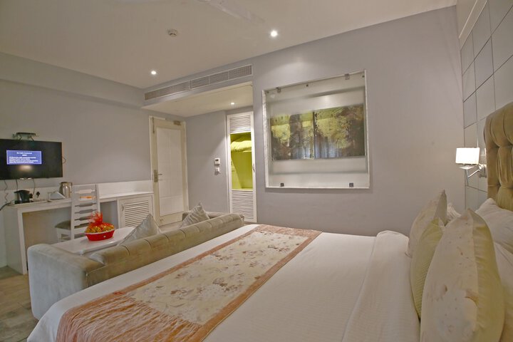 Room 19 of 51