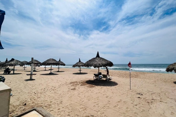 Beach 19 of 23