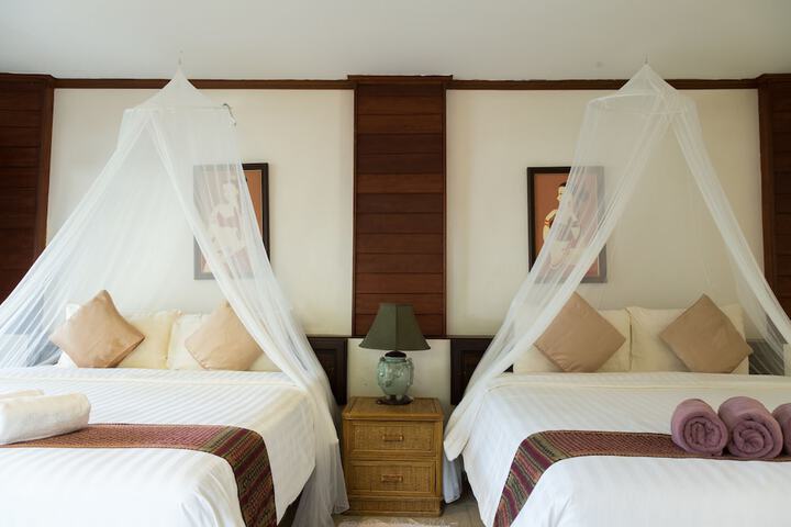 Room 26 of 170