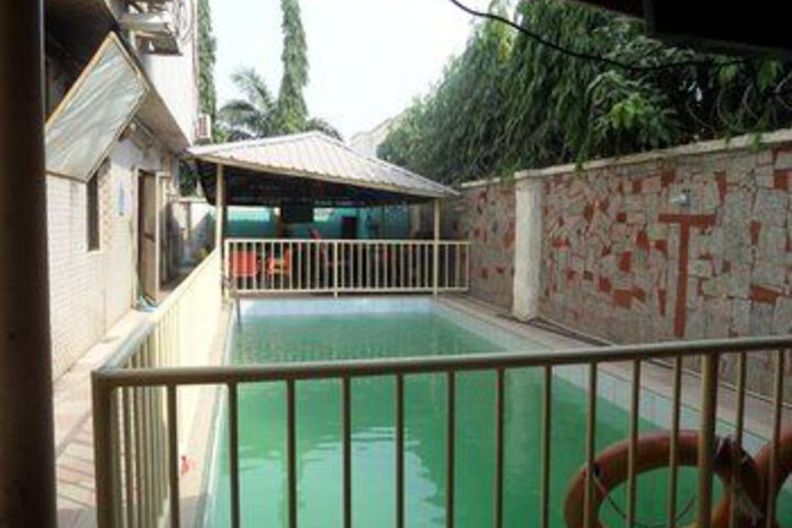 Pool 25 of 27