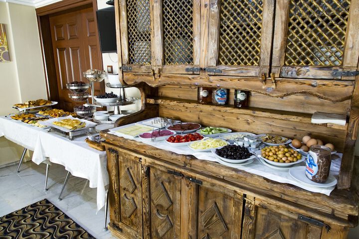 Breakfast/Coffee Service 72 of 85