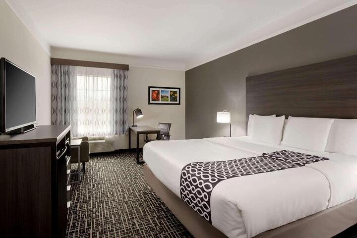 1 King Bed (11 of 12)