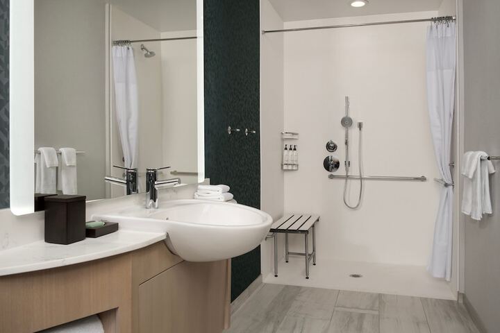Room 30 of 54