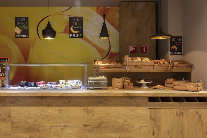 Breakfast/Coffee Service 24 of 72