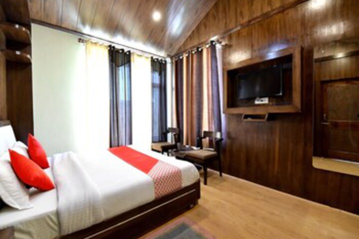 OYO 13348 Home Exotic 2BHK Naggar Road