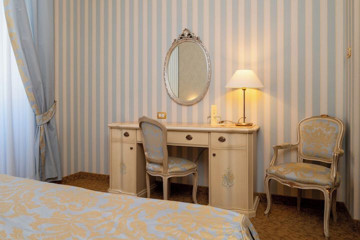 Room 54 of 145