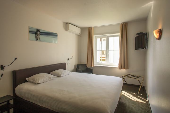 Room 5 of 43