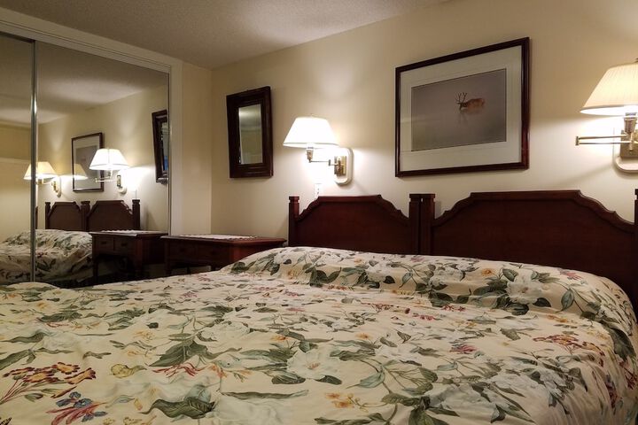 Room 4 of 43