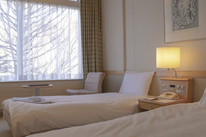 Room 2 of 52