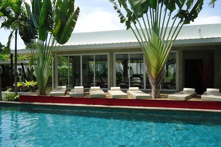 Pool Hotel