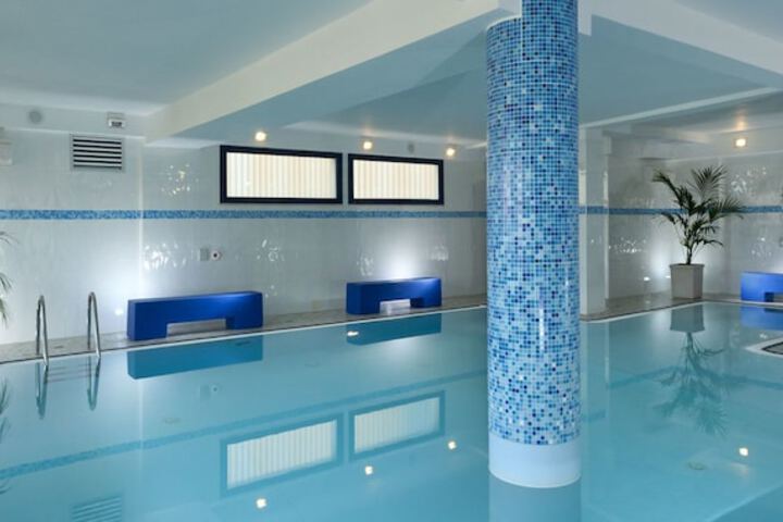 Pool 19 of 52
