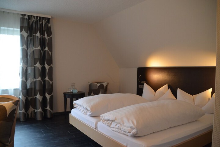Room 14 of 87