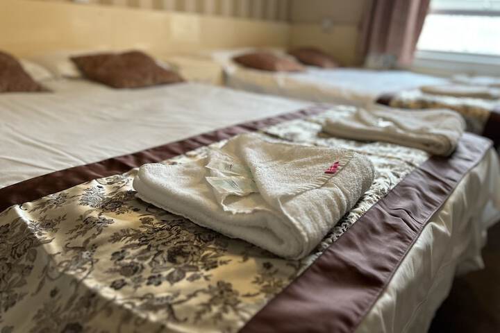 Room 6 of 118