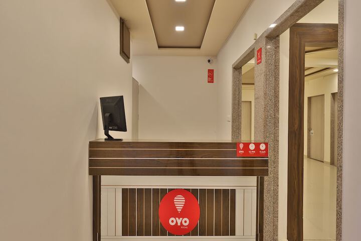 OYO 11750 HOTEL STARZ