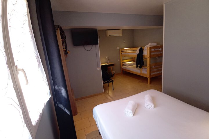 Room 35 of 62