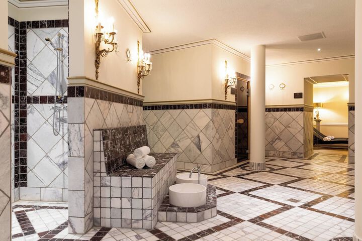 Spa 55 of 82