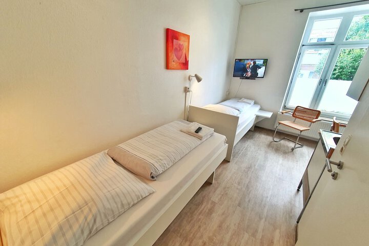 Room 25 of 156