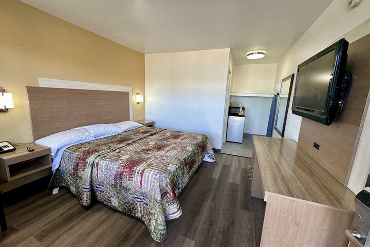 Standard Double Bed (9 of 9)