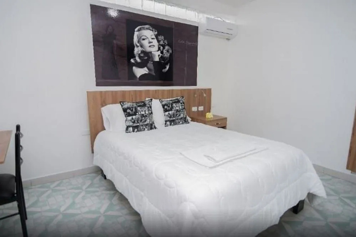 Room 3 of 11