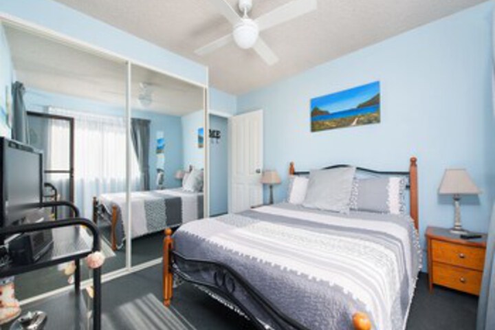Room 10 of 14