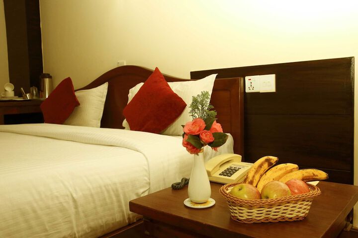 Room 12 of 80