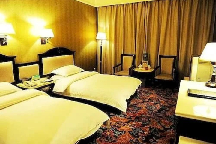Room 9 of 19