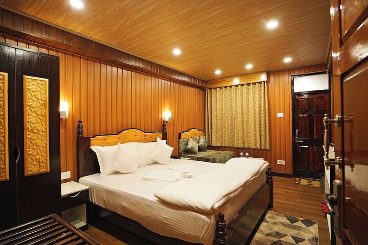 Room 12 of 36