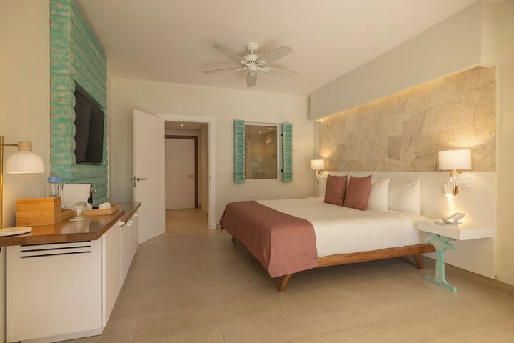 Room 32 of 131
