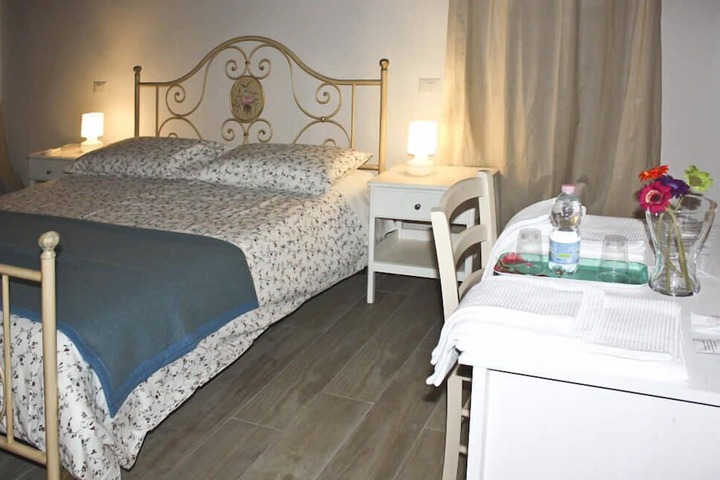 Room 6 of 19