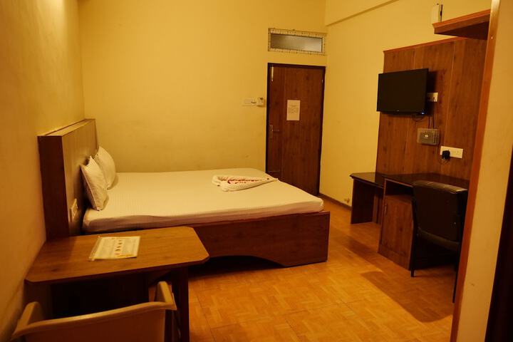 Room 5 of 19