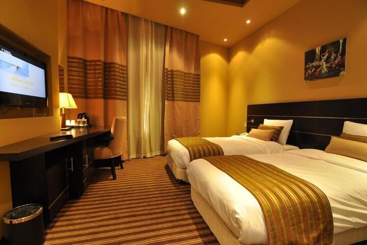 Room 19 of 74