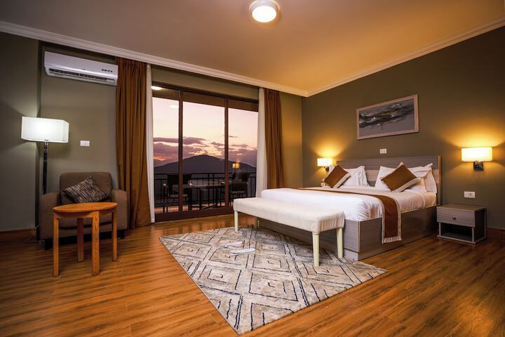 Room 45 of 120