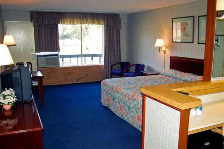 The Carolinian Inn