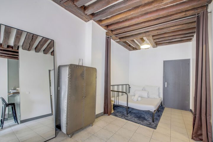 Room 4 of 41