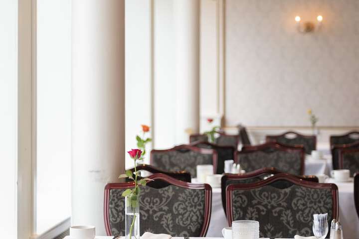 Dining 45 of 66