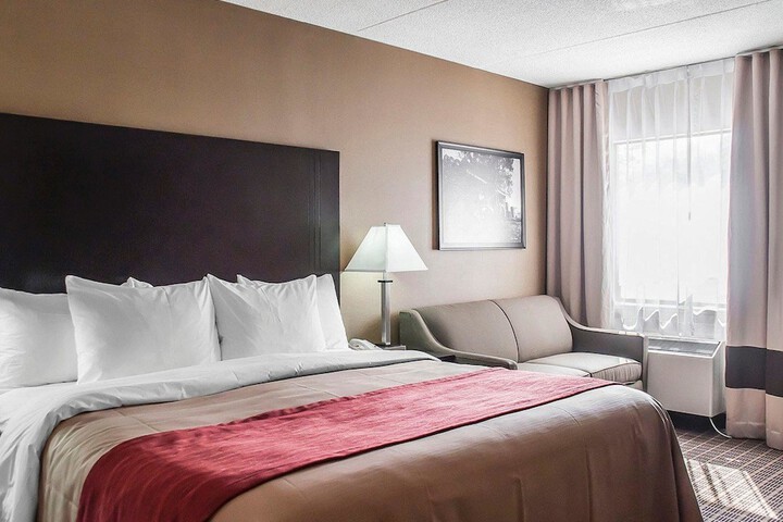 Room 8 of 37