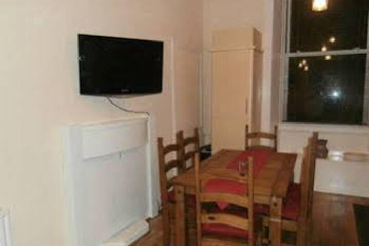 Room 2 of 4