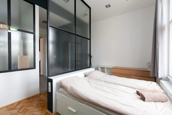 Room 3 of 16