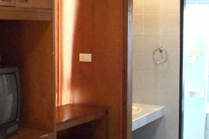 Room 19 of 57