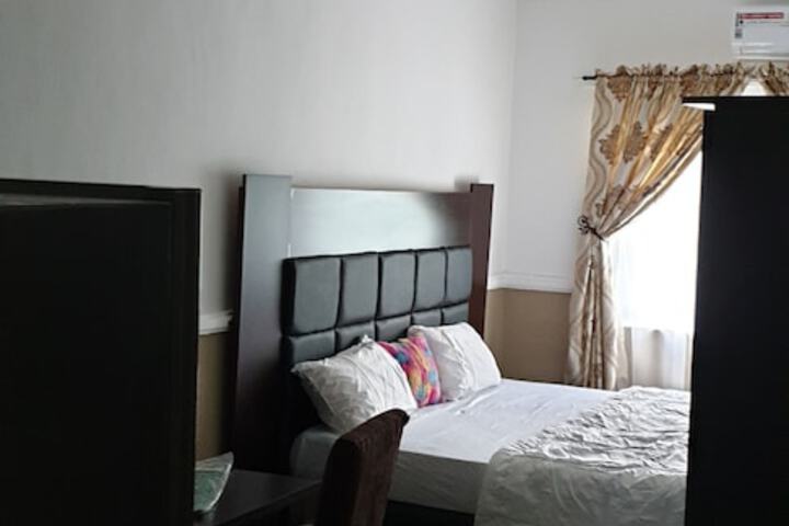 Room 2 of 18