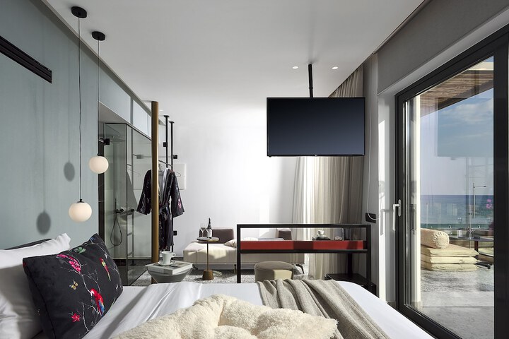 Room 19 of 145