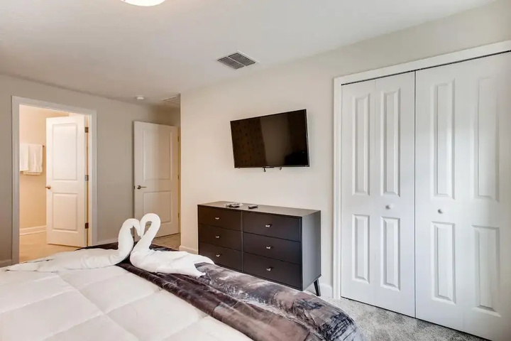 Room 2 of 31