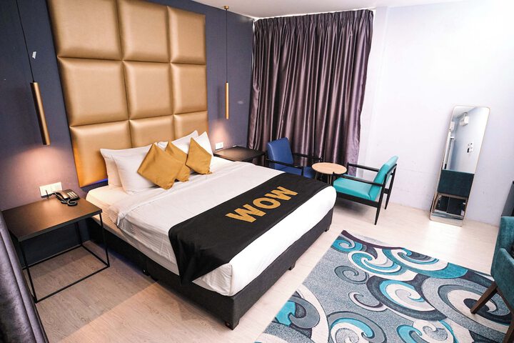Capital O 91202 Wow Hotel