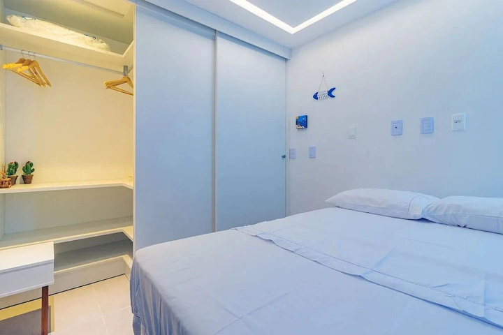 Room 4 of 17