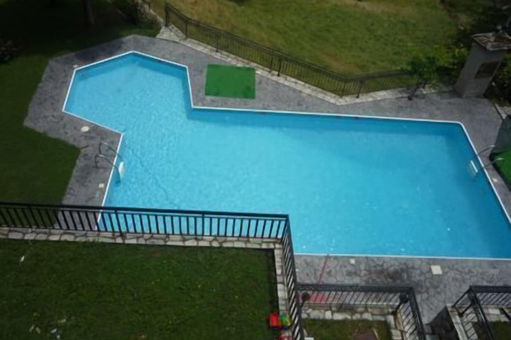 Pool 18 of 31