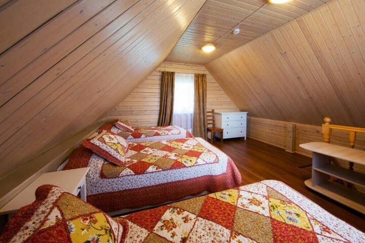 Room 3 of 52