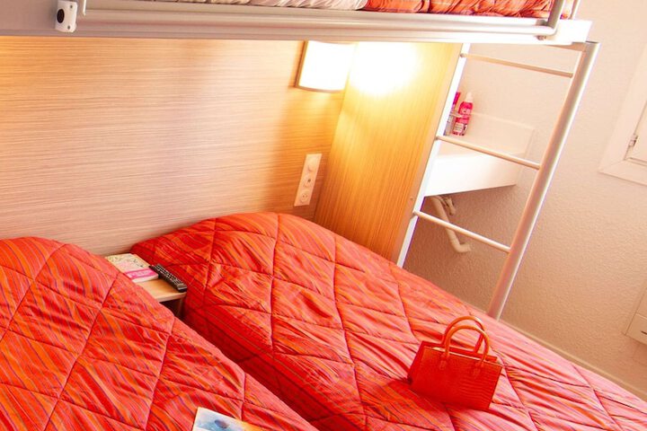 Room 6 of 50