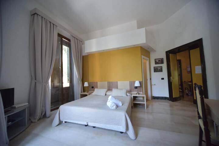 Room 2 of 24
