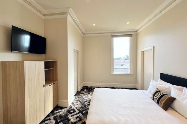 Room 7 of 25